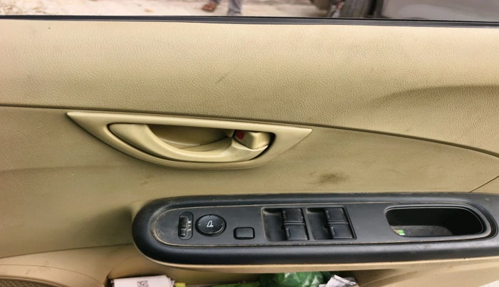 2016 Honda Amaze 1.2L I-VTEC S, Petrol, Manual, 1,45,092 km, interior