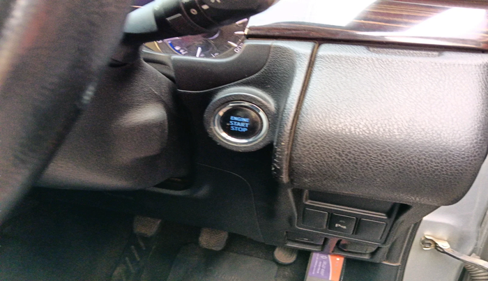 2016 Toyota Innova Crysta 2.4 VX 8 STR, Diesel, Manual, 1,02,523 km, interior