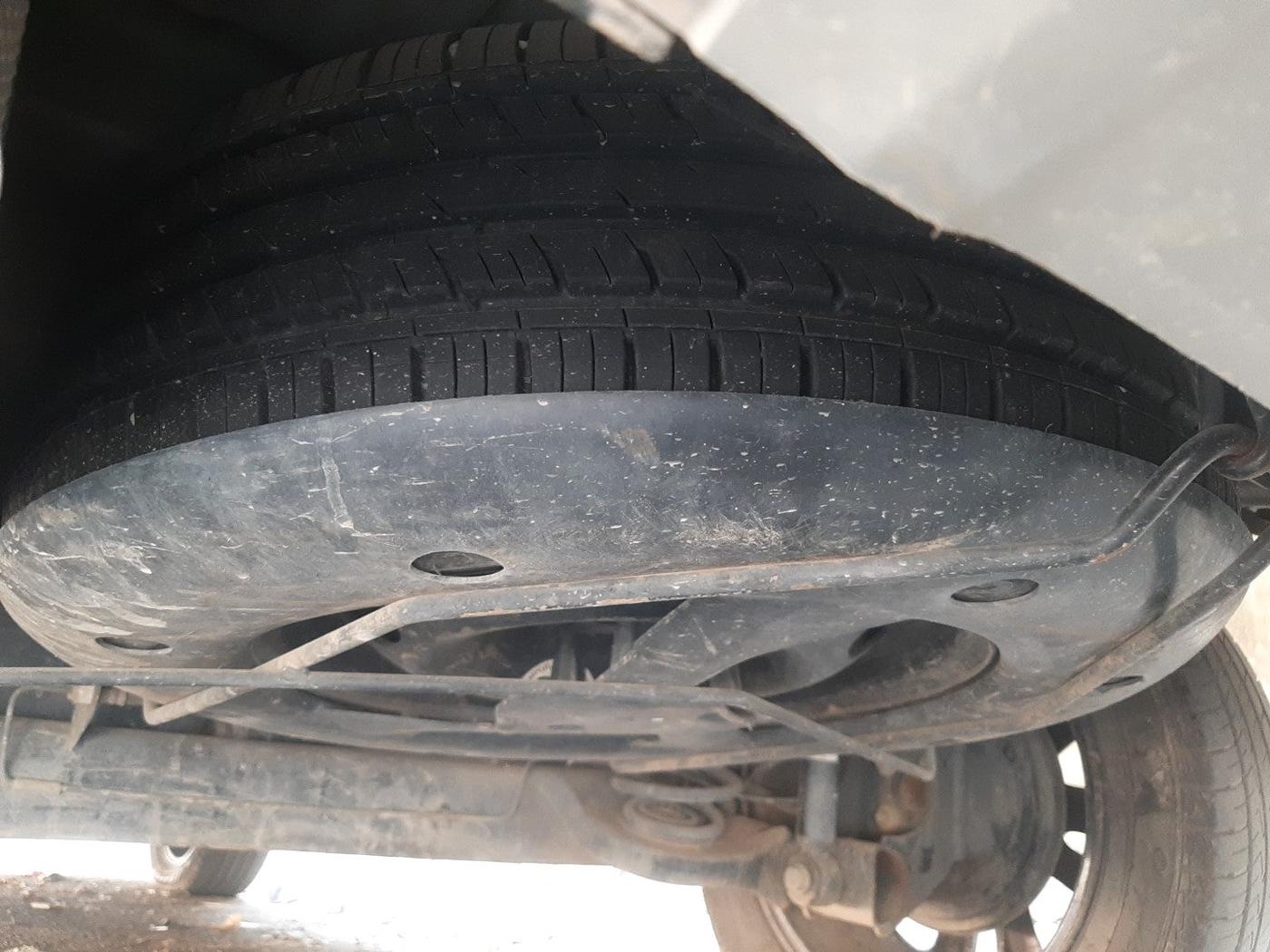 2019 Nissan Kicks XV DIESEL, Diesel, Manual, 1,42,034 km, tyre