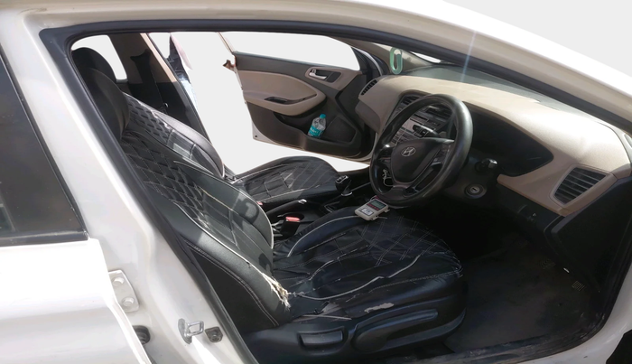 2015 Hyundai Elite i20 SPORTZ 1.4 CRDI, Diesel, Manual, 96,077 km, interior