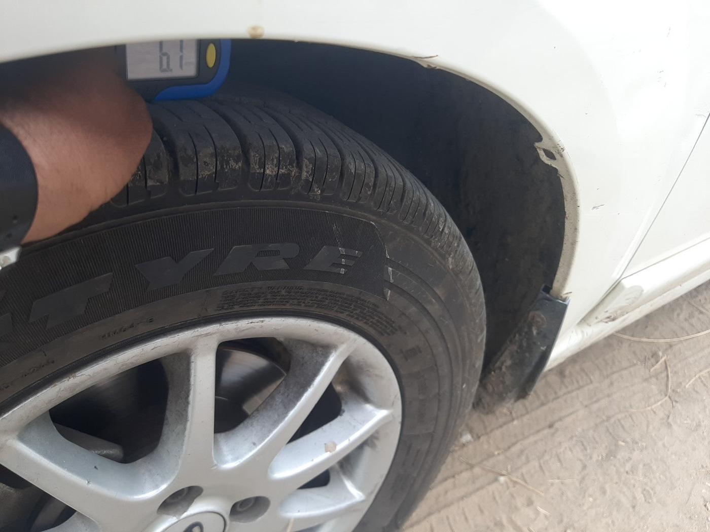 2015 Mahindra Verito 1.5 D6, Diesel, Manual, 1,41,211 km, tyre