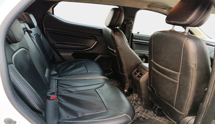 2022 Renault Kiger RXZ MT DUAL TONE, Petrol, Manual, 23,598 km, interior