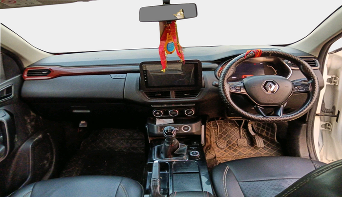 2022 Renault Kiger RXZ MT DUAL TONE, Petrol, Manual, 23,598 km, interior