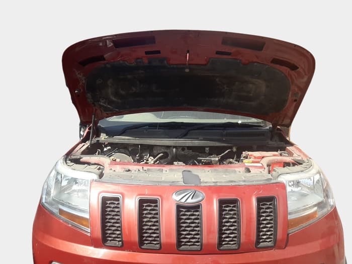 2016 Mahindra TUV300 T8, Diesel, Manual, 2,27,855 km, exterior