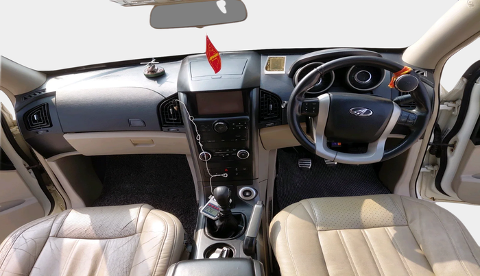 2016 Mahindra XUV500 W10, Diesel, Manual, 92,679 km, interior