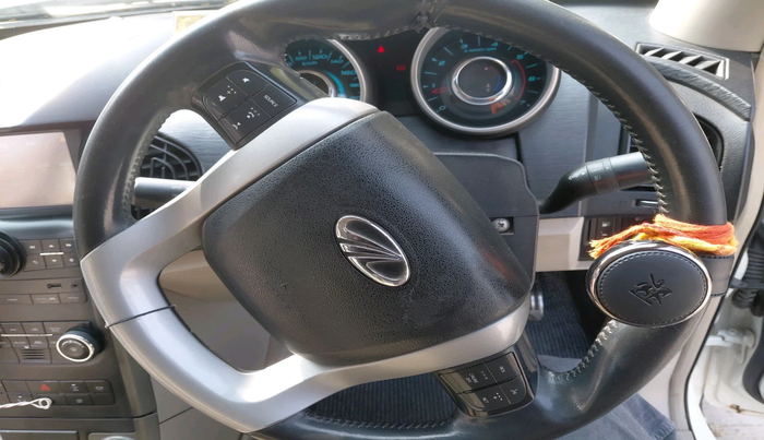 2016 Mahindra XUV500 W10, Diesel, Manual, 92,679 km, interior