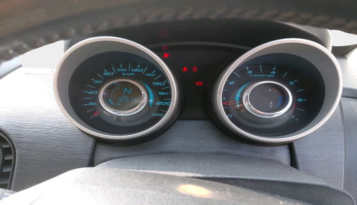 2016 Mahindra XUV500 W10, Diesel, Manual, 92,679 km, interior