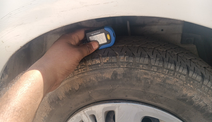 2013 Maruti Swift VDI, Diesel, Manual, 2,97,857 km, tyre