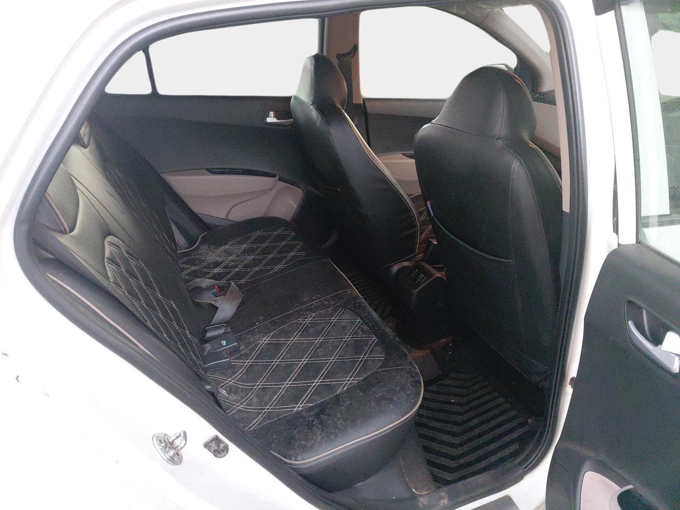 2017 Hyundai Grand i10 SPORTZ (O) 1.2 KAPPA VTVT, Petrol, Manual, 1,84,014 km, interior