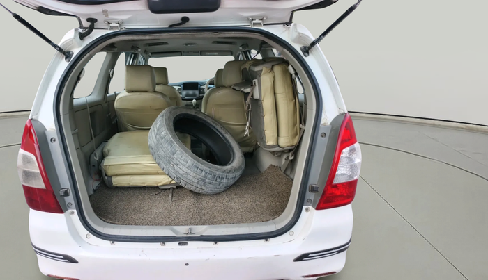 2014 Toyota Innova 2.5 VX 7 STR, Diesel, Manual, 1,80,410 km, exterior