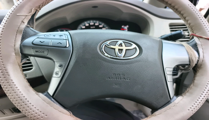 2014 Toyota Innova 2.5 VX 7 STR, Diesel, Manual, 1,80,410 km, interior