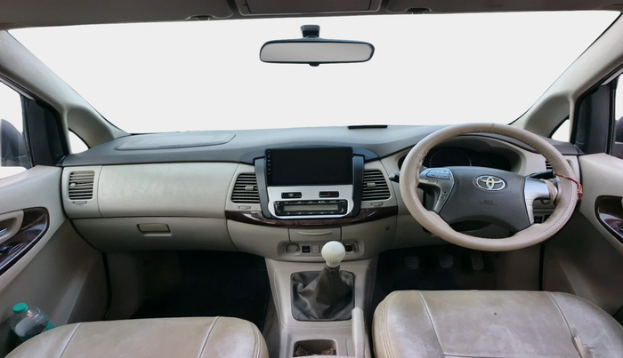 2014 Toyota Innova 2.5 VX 7 STR, Diesel, Manual, 1,80,410 km, interior