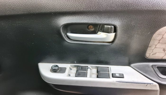 2013 Maruti Wagon R 1.0 VXI, Petrol, Manual, 77,398 km, interior