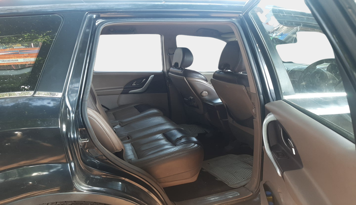 2012 Mahindra XUV500 W8, Diesel, Manual, 1,60,986 km, interior