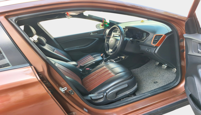 2015 Hyundai i20 Active 1.4 SX, Diesel, Manual, 1,39,152 km, interior