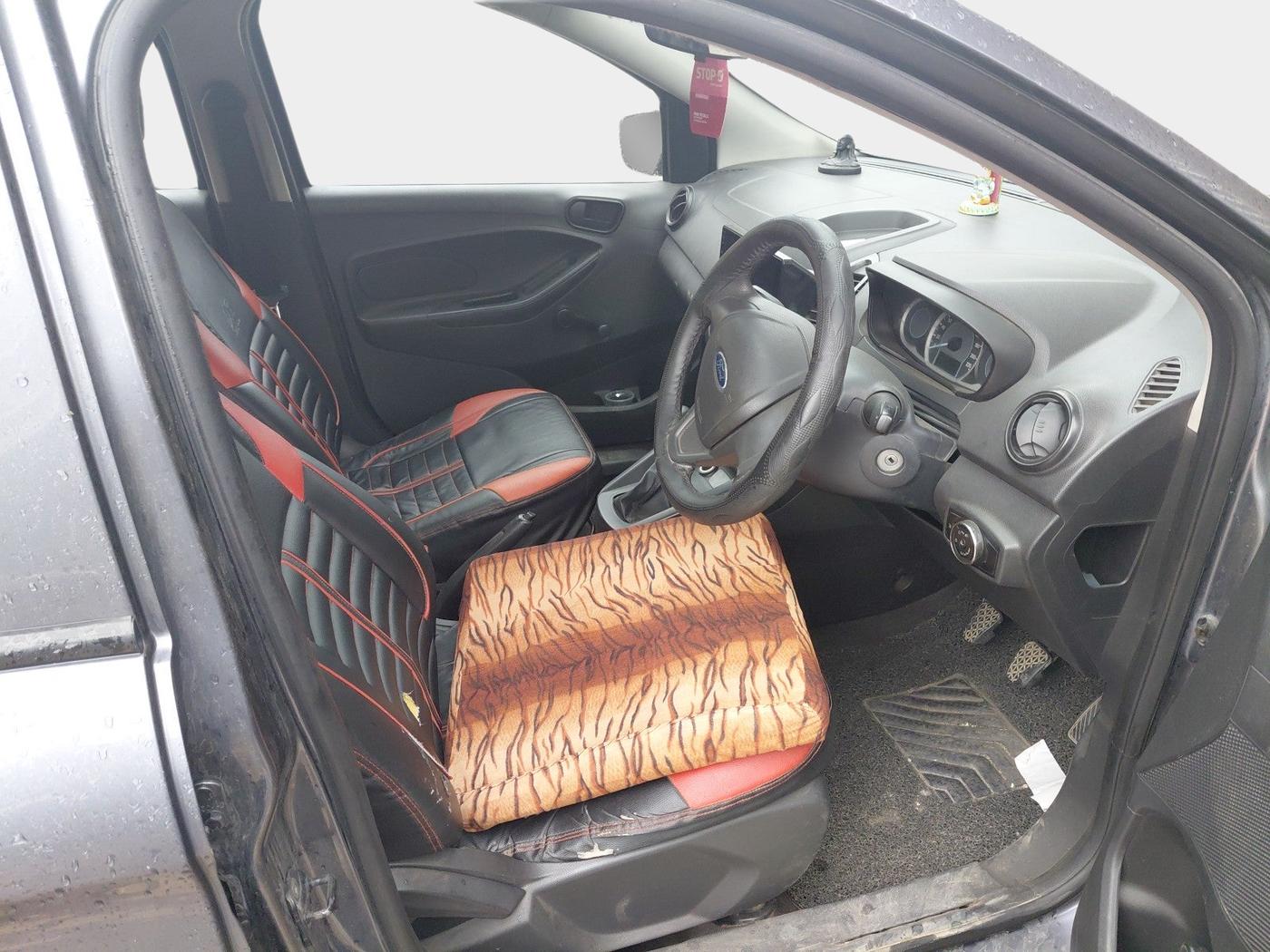 2015 Ford New Figo BASE 1.2 PETROL, Petrol, Manual, 98,000 km, interior