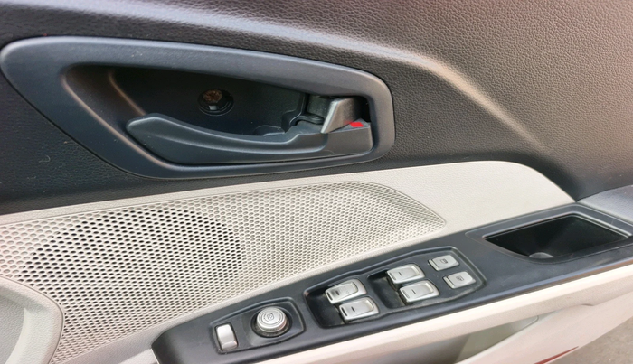 2019 Mahindra XUV300 W4 1.5 DIESEL, Diesel, Manual, 84,930 km, interior