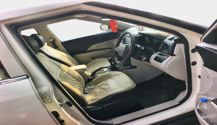 2019 Mahindra XUV300 W4 1.5 DIESEL, Diesel, Manual, 84,930 km, interior