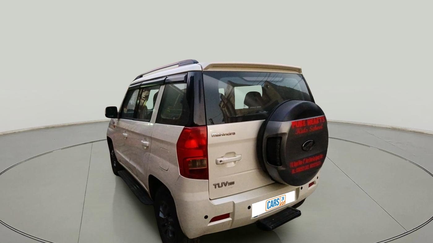 2018 Mahindra TUV300 T10, Diesel, Manual, 1,07,992 km, exterior
