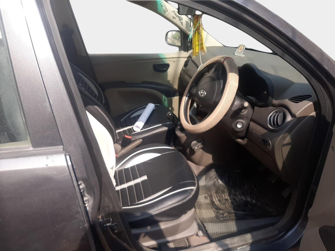 2012 Hyundai i10 ERA 1.1, Petrol, Manual, 68,840 km, interior