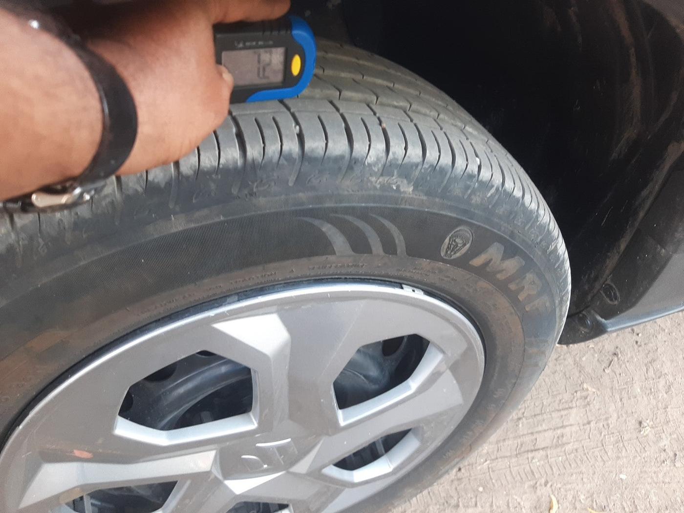 2023 Maruti BREZZA VXI S-CNG, Petrol, Manual, 5,642 km, tyre