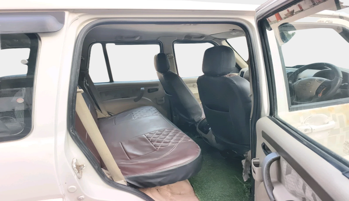 2011 Mahindra Scorpio VLX 2WD, Diesel, Manual, 2,08,950 km, interior