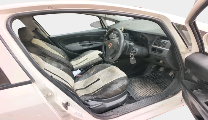 2010 Fiat Grand Punto ACTIVE 1.3, Diesel, Manual, 2,58,549 km, interior