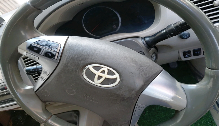 2014 Toyota Innova 2.5 VX 8 STR, Diesel, Manual, 2,30,000 km, interior