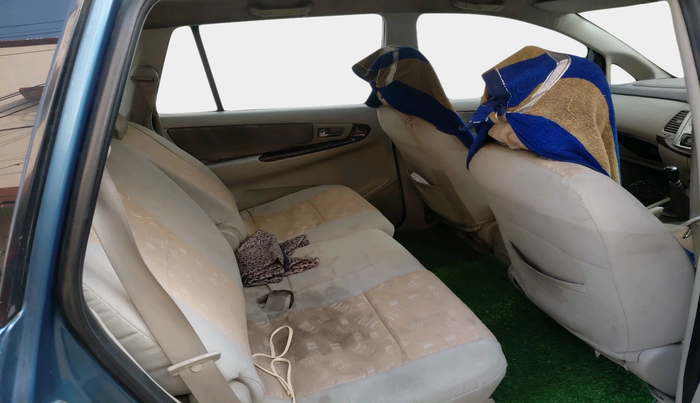 2014 Toyota Innova 2.5 VX 8 STR, Diesel, Manual, 2,30,000 km, interior