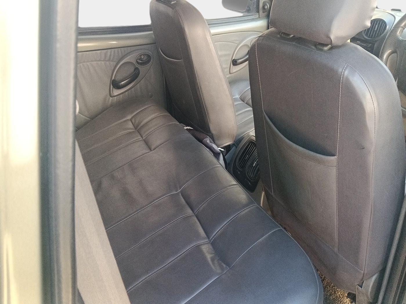 2010 Mahindra Scorpio LX BS-III, Diesel, Manual, 2,36,418 km, interior