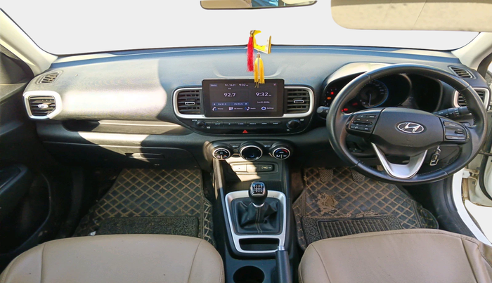 2022 Hyundai VENUE SX 1.0 TURBO, Petrol, Manual, 70,419 km, interior