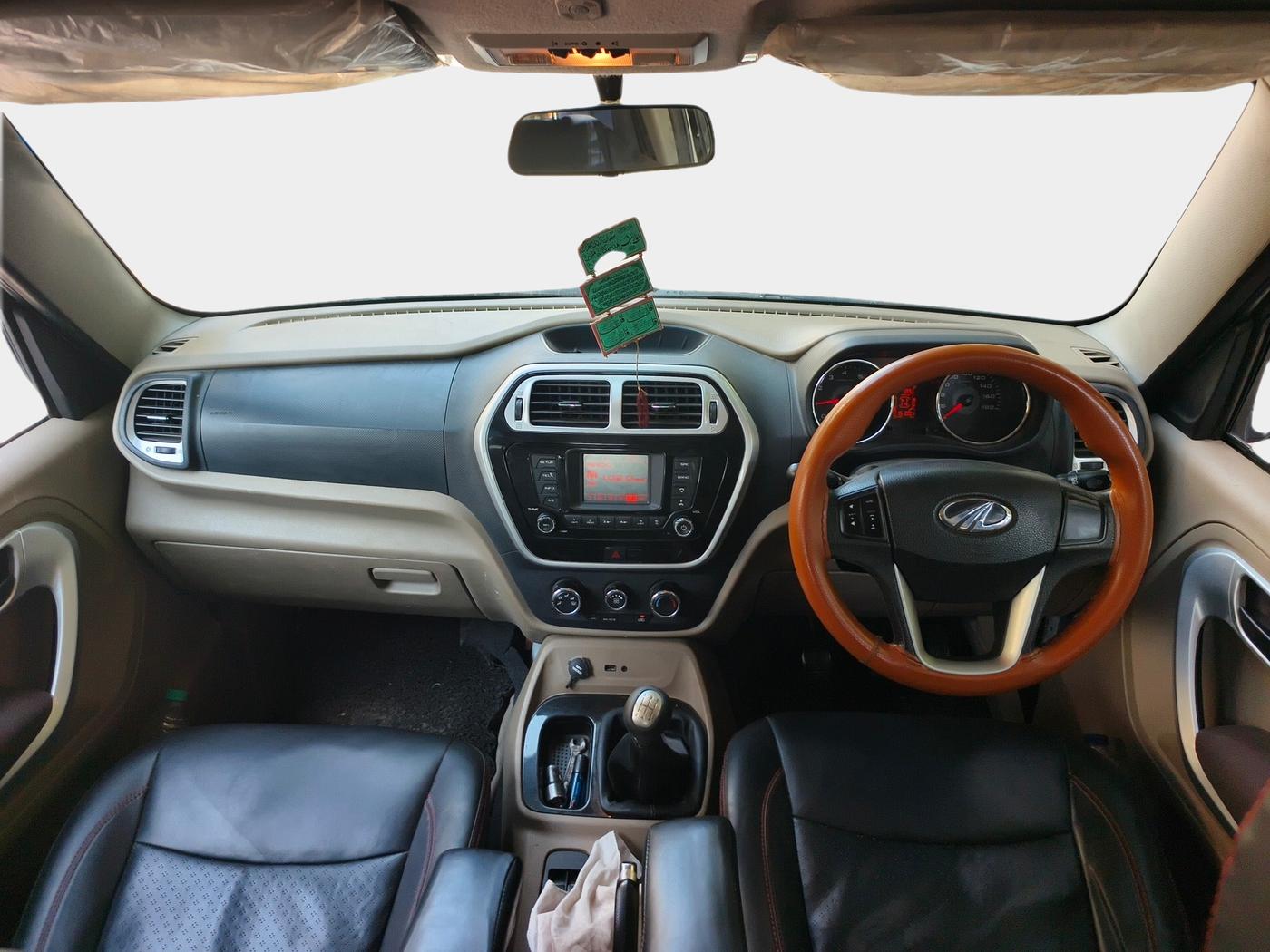 2016 Mahindra TUV300 T8, Diesel, Manual, 1,61,001 km, interior
