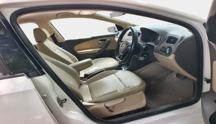 2017 Volkswagen Vento HIGHLINE PLUS 1.5 AT 16 ALLOY, Diesel, Automatic, 98,444 km, interior