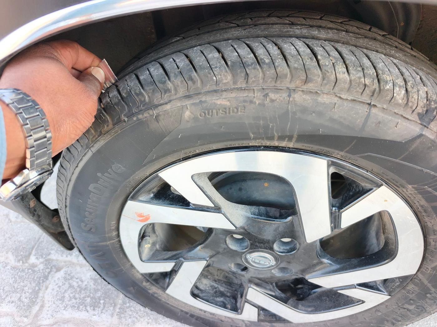 2023 Nissan MAGNITE XV MT, Petrol, Manual, 36,156 km, tyre
