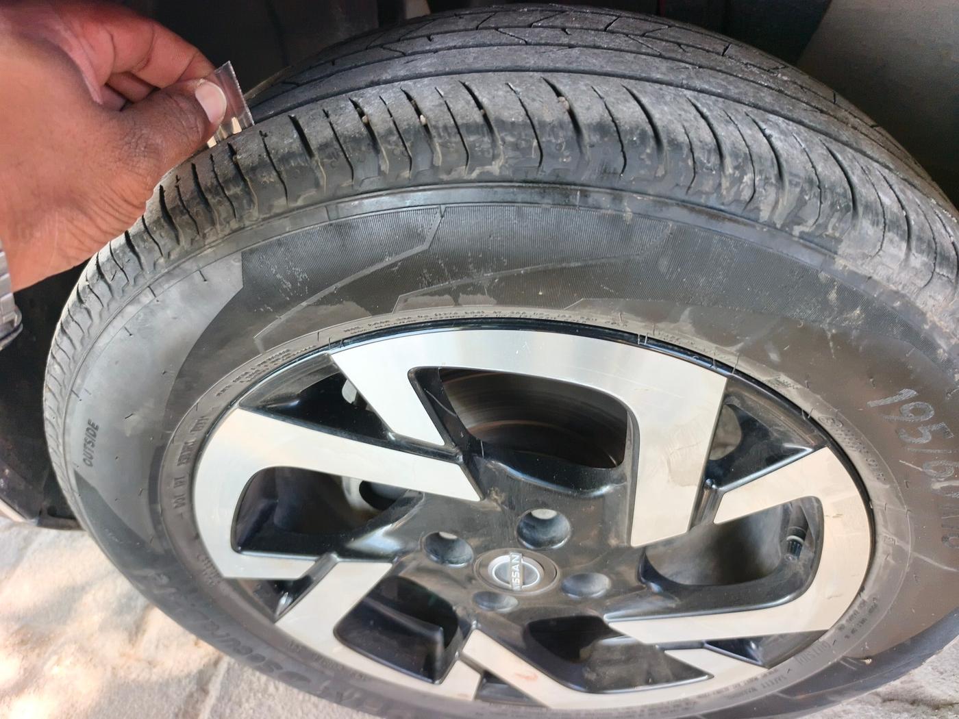 2023 Nissan MAGNITE XV MT, Petrol, Manual, 36,156 km, tyre