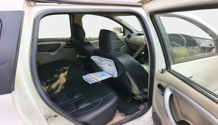 2014 Nissan Terrano XL (D), Diesel, Manual, 1,88,252 km, interior