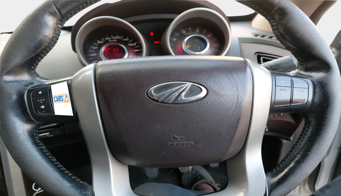 2013 Mahindra XUV500 W8, Diesel, Manual, 1,11,329 km, interior