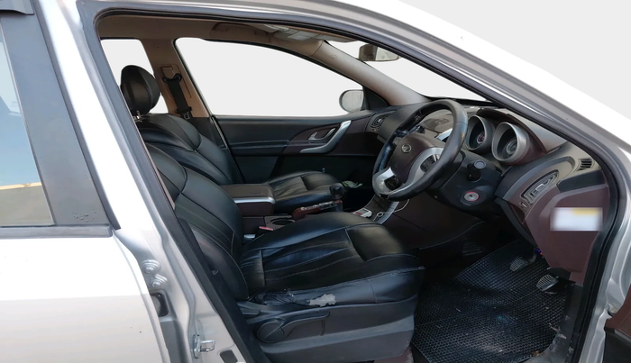 2013 Mahindra XUV500 W8, Diesel, Manual, 1,11,329 km, interior