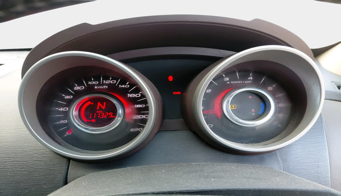 2013 Mahindra XUV500 W8, Diesel, Manual, 1,11,329 km, interior