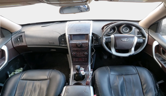 2013 Mahindra XUV500 W8, Diesel, Manual, 1,11,329 km, interior