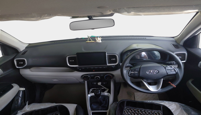2024 Hyundai VENUE S 1.2, Petrol, Manual, 33,264 km, interior