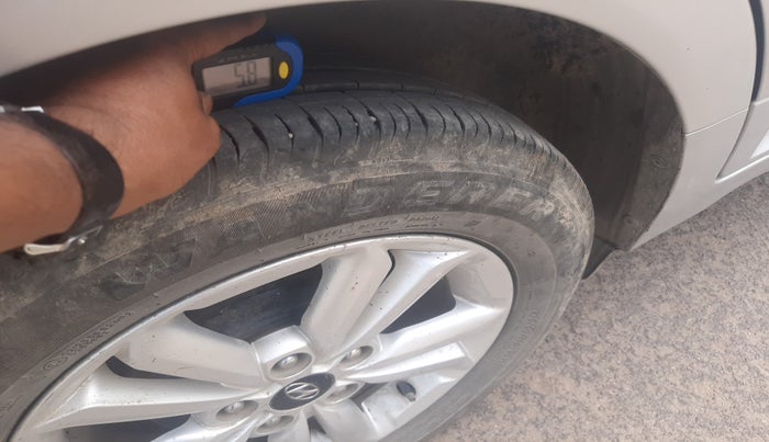 2015 Hyundai Creta SX 1.6 DIESEL, Diesel, Manual, 1,37,125 km, tyre