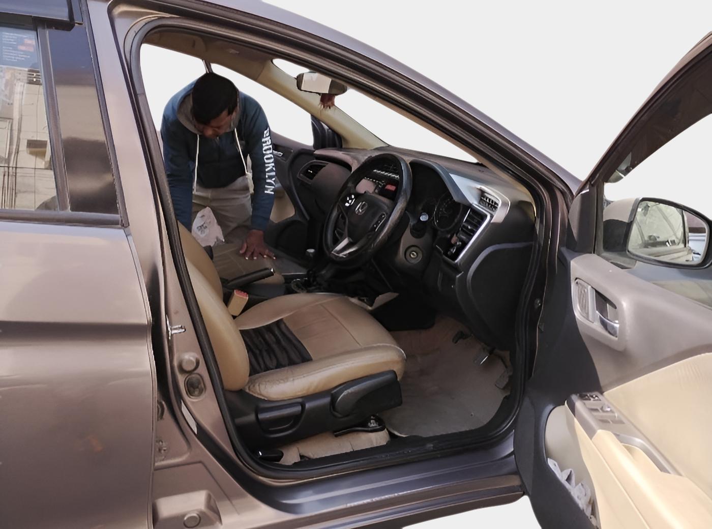 2014 Honda City 1.5L I-DTEC V, Diesel, Manual, 1,23,526 km, interior