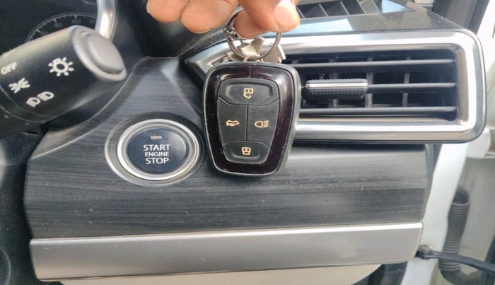 2022 Tata Safari XT PLUS, Diesel, Manual, 53,892 km, interior