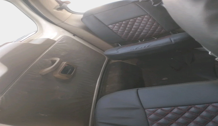 2023 Mahindra BOLERO NEO N 8, Diesel, Manual, 50,337 km, interior