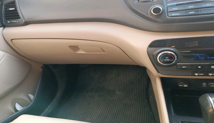 2018 Hyundai Tucson 2WD AT GL DIESEL
, Diesel, Automatic, 1,74,530 km, interior