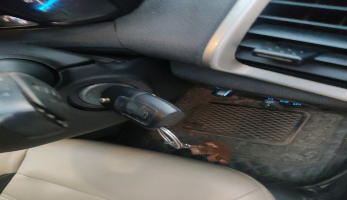 2015 Ford Ecosport AMBIENTE 1.5L DIESEL, Diesel, Manual, 1,00,486 km, interior