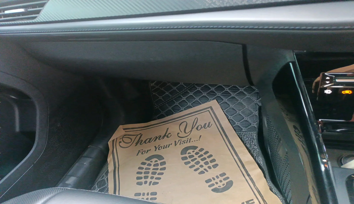 2024 Tata NEXON Fearless 1.2 Revotron 6MT Dark Edition, Petrol, Manual, 8,416 km, interior