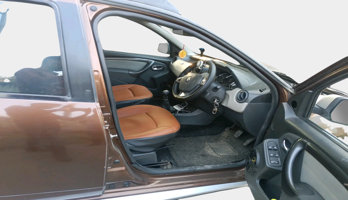 2014 Renault Duster 110 PS RXZ DIESEL, Diesel, Manual, 1,31,054 km, interior