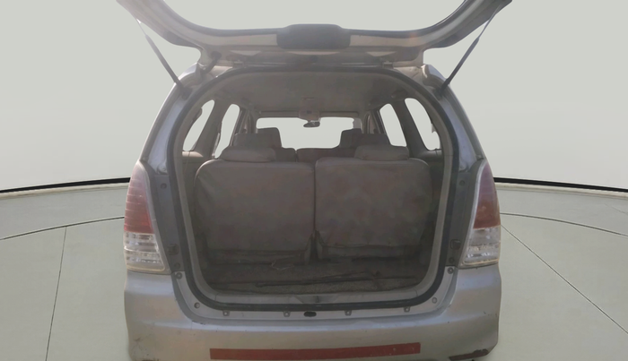 2011 Toyota Innova 2.5 G2 8STR, Diesel, Manual, 1,90,000 km, exterior